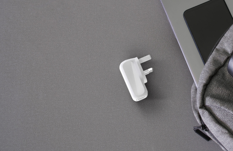 雙連接埠充電器 42W，快速充電，適用於 iPhone 15、14、13、Plus、Pro、Pro Max、Galaxy S23 Ultra、iPad 等 | Belkin